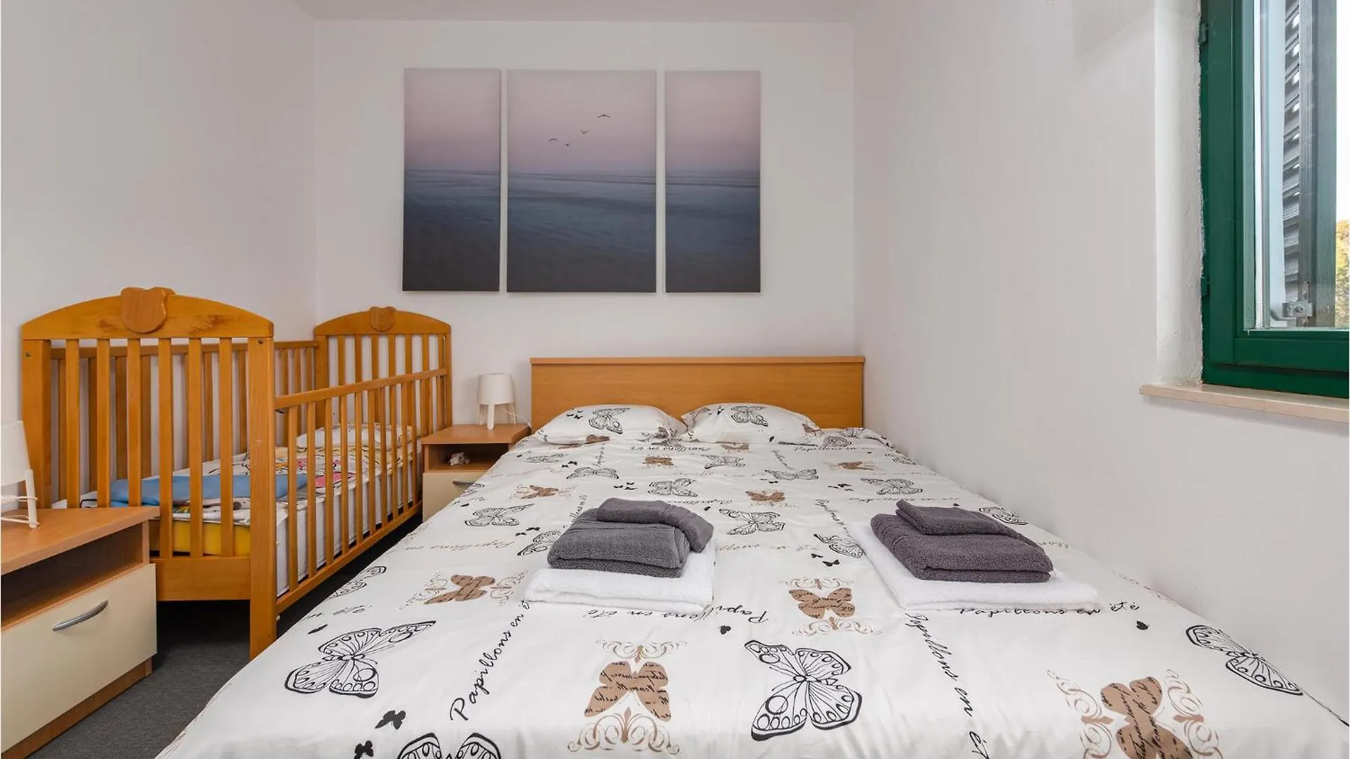 Lovely Home In Mandre With Kitchen Holiday home